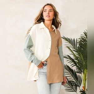 Acoa Color Block Crinkle Shirt size S NWOT